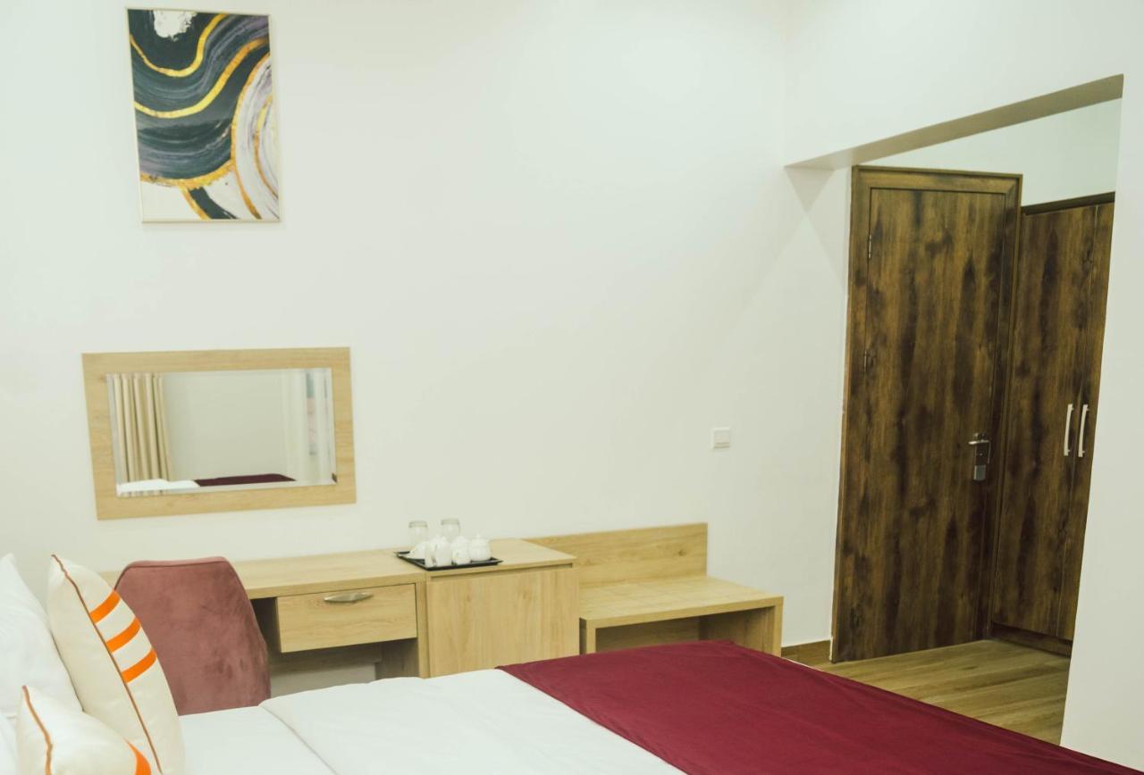 Quest Boutique Hotel Gwarinpa Kültér fotó